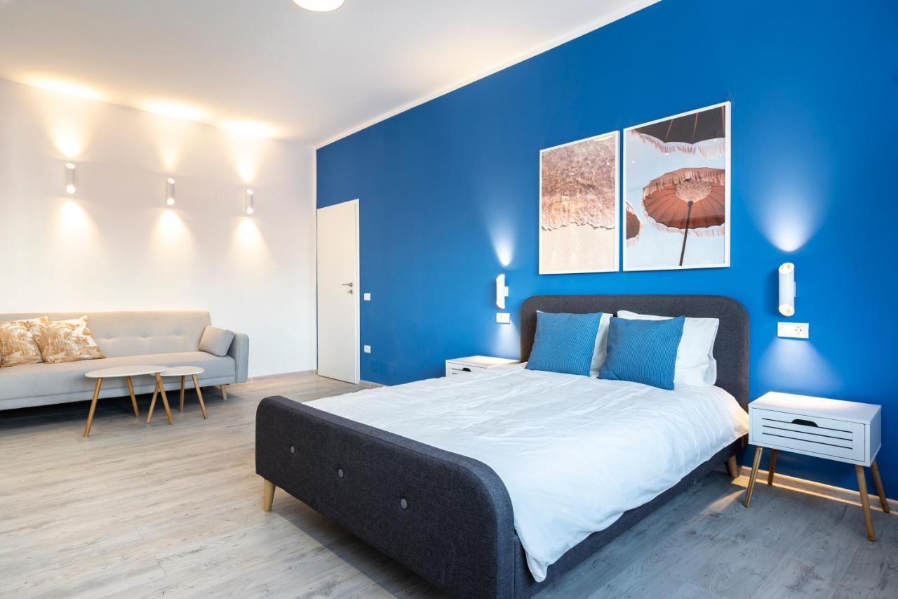 Blue Design Apartament In Magheru Bucharest Exterior photo