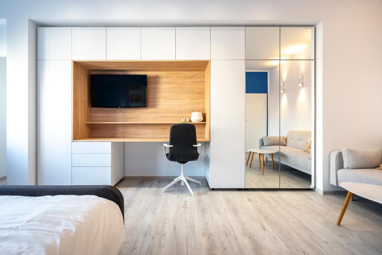 Blue Design Apartament In Magheru Bucharest Exterior photo